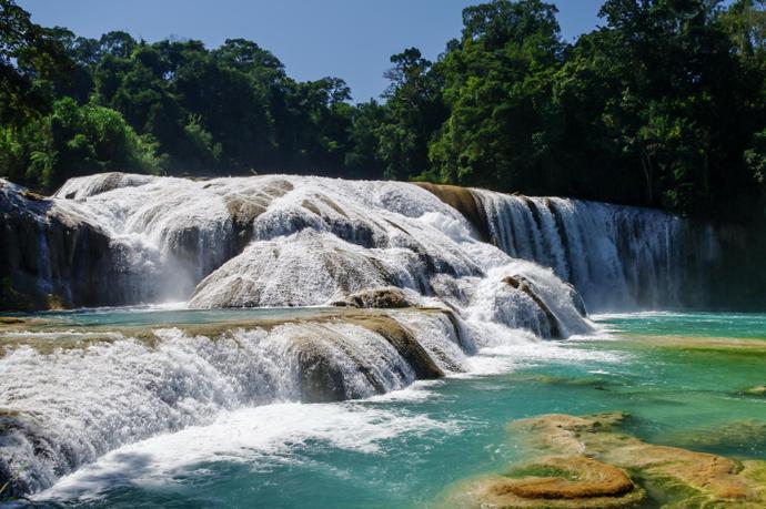 Tag8_MX_Chiapas_Agua_azul_shutterstock_356566634_Igor_Dymov.jpg