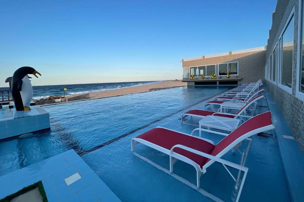 Infinity-Pool