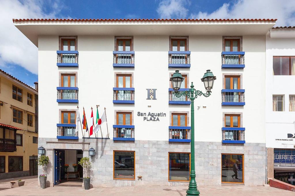 Außenansicht des Hotels San Augustin Plaza