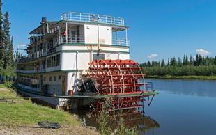 Schaufelraddampfer auf Chena River