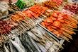Ein Fisch-Stand auf dem Seafood Markt in Kep
