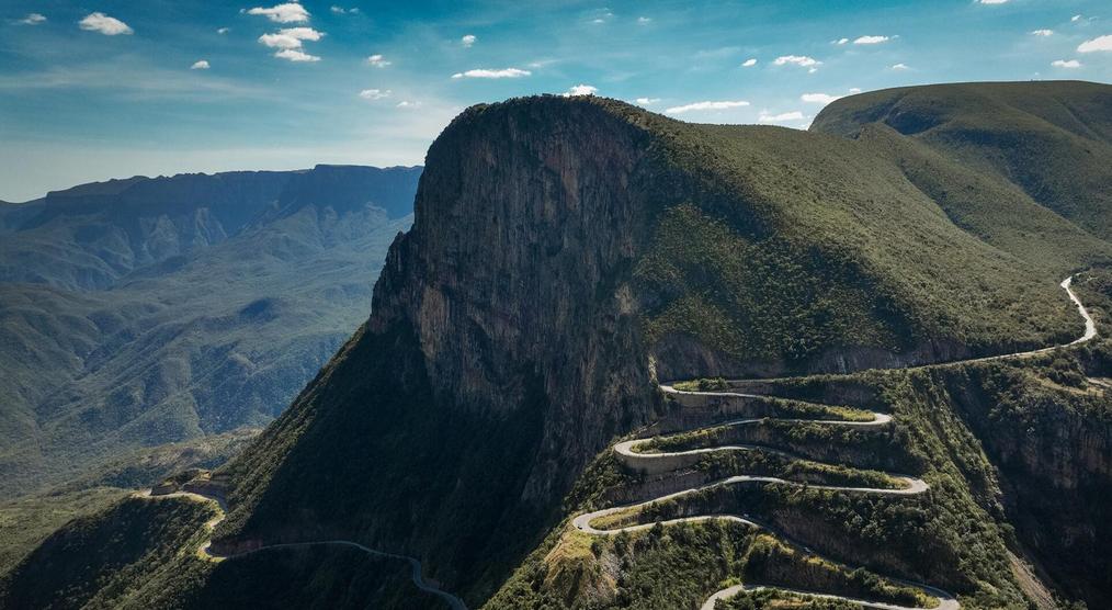 Serra da Leba Road