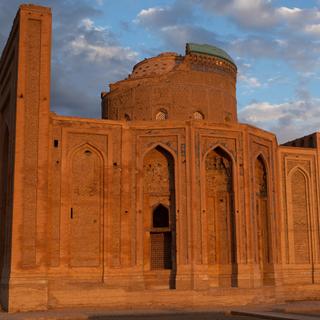 Grabmoschee der Sufi-Dynastie in Kohne Urgentsch
