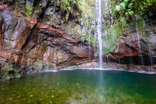 Wasserfall im Laurisilva 