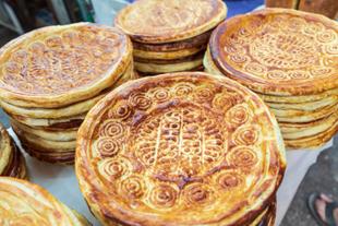Traditionelles Brot auf einem Bazar in Chodjent