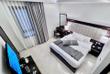 Schlafzimmer mit Doppelbett