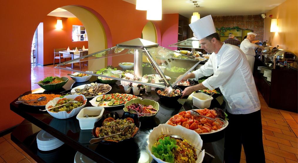 Buffet und Salatbar