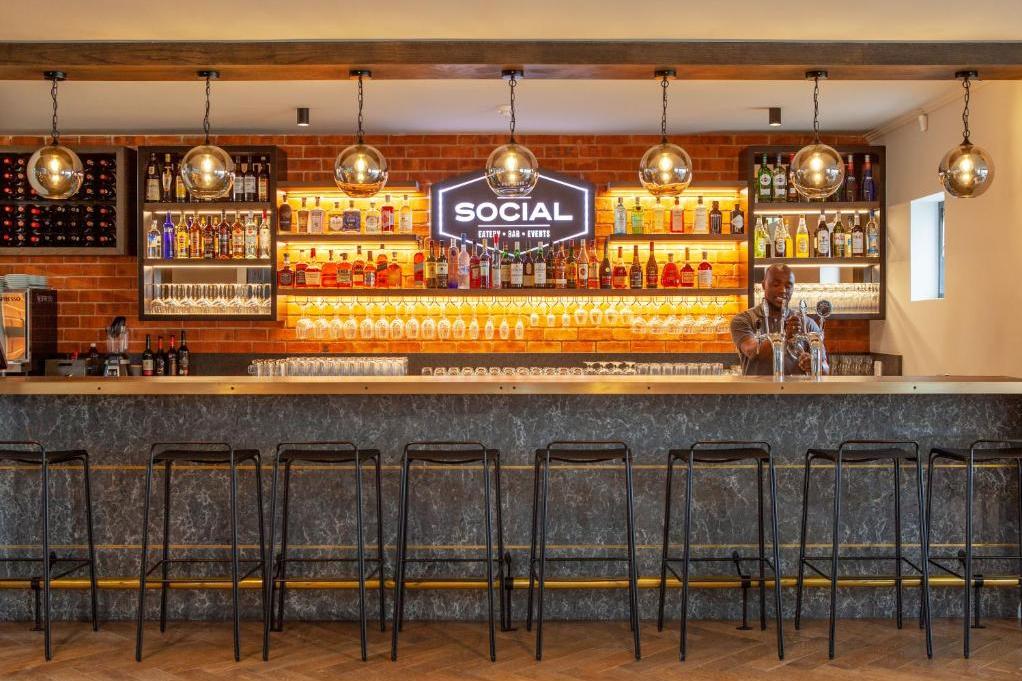 Bar