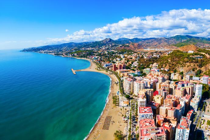 Blick auf die Küste von Málaga in Andalusien auf einer Spanien Rundreise