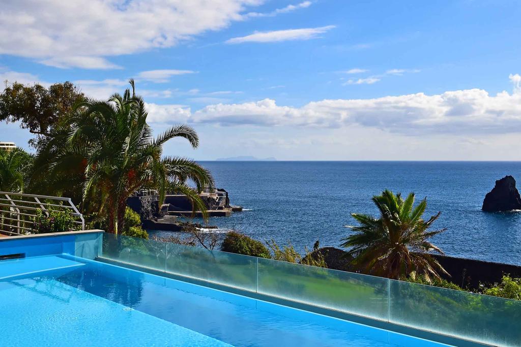 Infinity-Pool