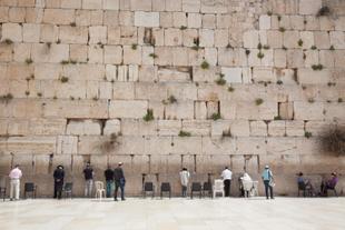 Gläubige an der Klagemauer in Jerusalem