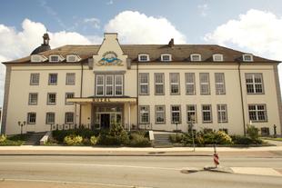 Eingang des Kurhotels Sassnitz
