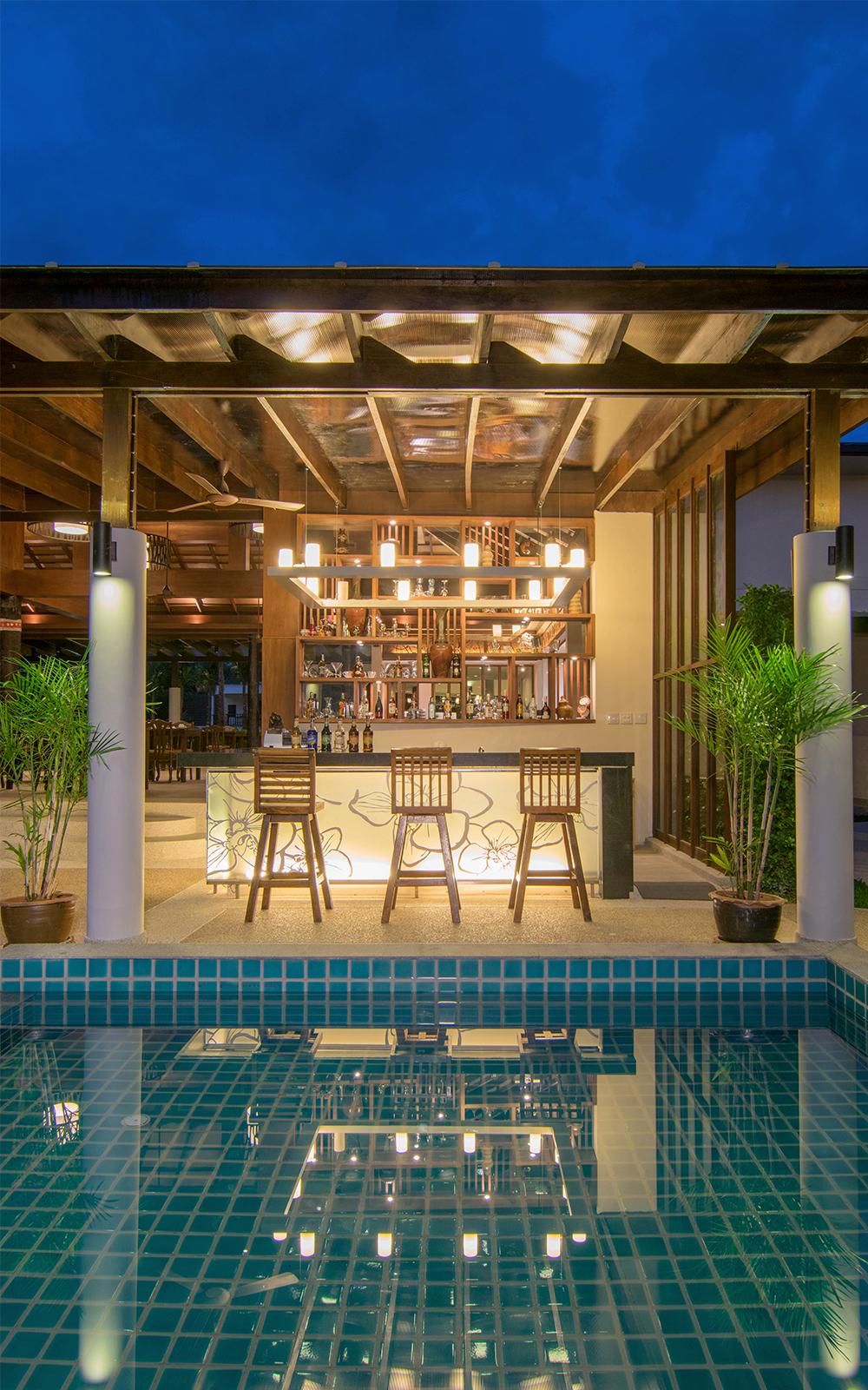 Poolbar