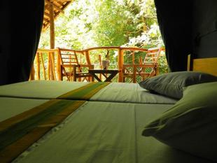 Zimmer mit Balkon