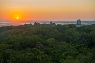 Sonnenuntergang über Tikal