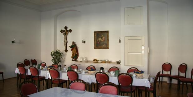 gedeckte Frühstückstafel