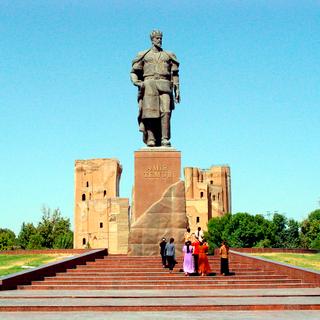 Das Monument des Königs Amir Temur in Schahr-e Sabs