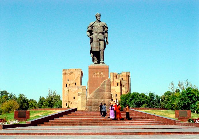 Das Monument des Königs Amir Temur in Schahr-e Sabs