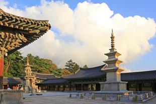 Die beiden berühmten Pagoden Dabotap und Seokgatap in Gyeongju