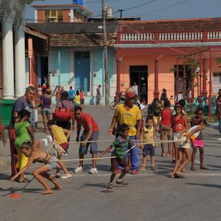 Spielende Kinder in Santiago de Cuba