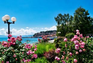 Blick auf den Ohrid See in Nordmazedonien