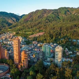 Blick auf Bogota mit Anden im Hintergrund