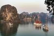 Halong Bucht mit Booten