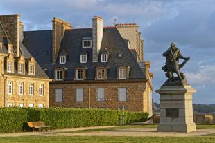 Statue Jaques Cartier in Saint-Malo