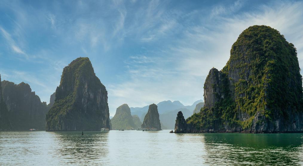Halong Bucht in Vietnam bei einer Rundreise mit Kreuzfahrt