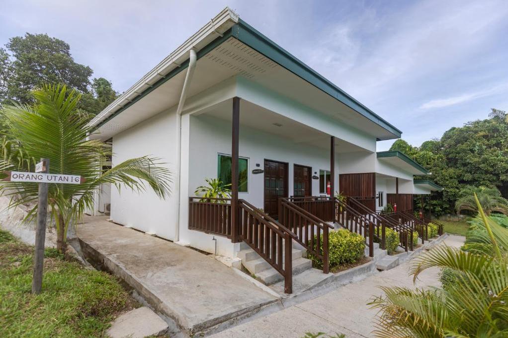 Außenansicht der Tanini Sepilok Lodge