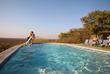 Kinder am Pool 
