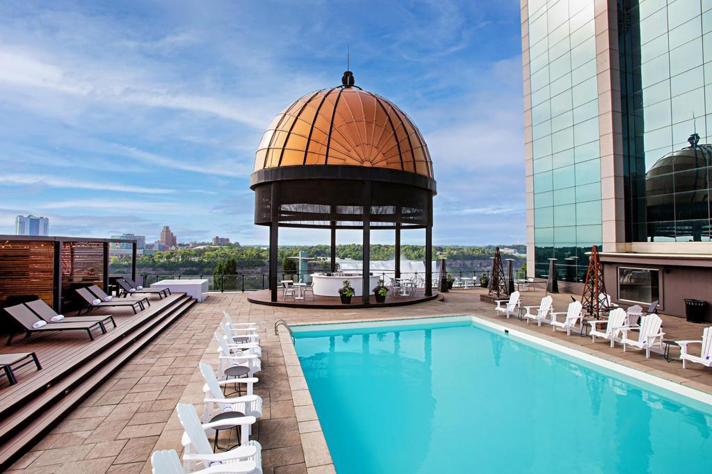 Rooftop-Pool