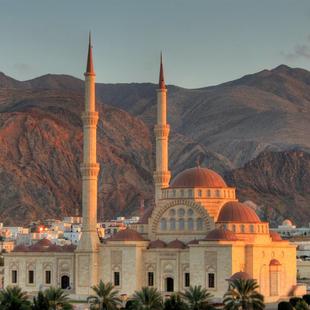 Blick auf die Große Sultan-Qabus-Moschee in Maskat