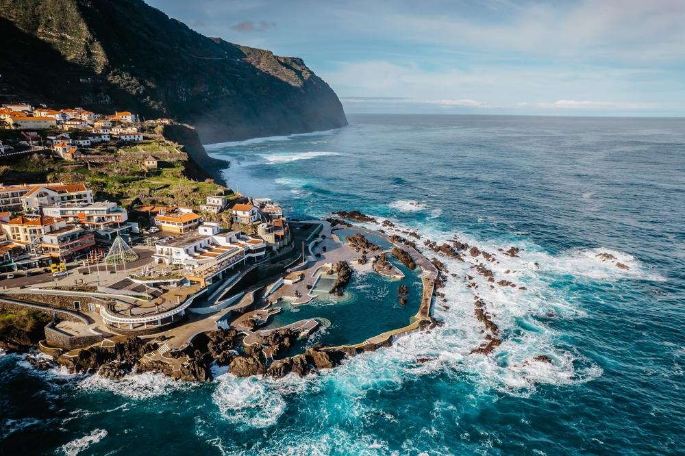 Meerwasserschwimmbecken in Porto Moniz