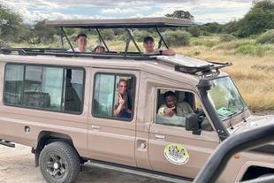 SKR Gäste im Safari Jeep