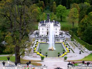 Schloss Linderhof im Herbst