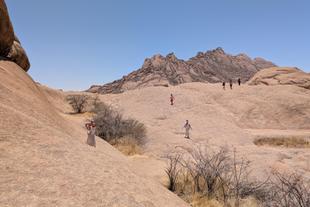 SKR Gäste erkunden die faszinierende Landschaft der Spitzkoppe