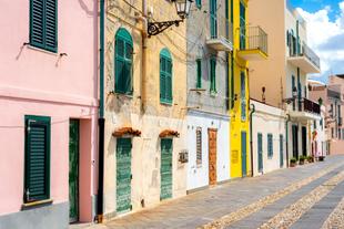 bunte Häuser in Alghero
