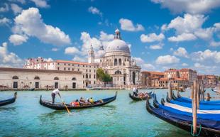 Blick auf die Santa Maria della Salute vom Canal Grande