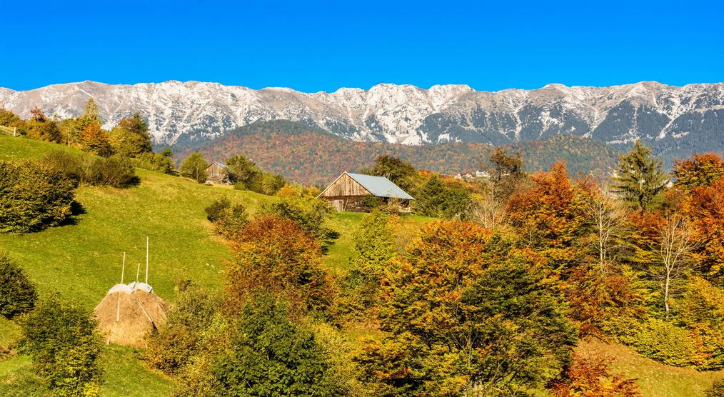 Blick auf Landschaft des Piatra Crailulu Gebirges