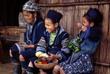 Hmong-Frauen