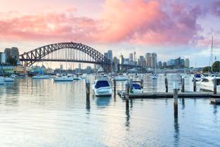 Blick auf die Harbour Bridge von Lavender Bay aus