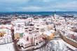 Blick auf die schneebedeckte Altstadt von Tallinn