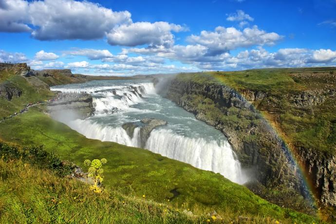 Der Gullfoss Wasserfall im Golden Circle auf einer Island Rundreise mit SKR