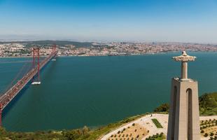 Cristo Rei mit Blick auf Tejo und Ponte 25 de Abril
