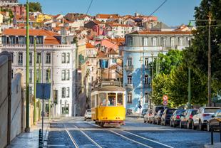 Tramlinie 28 in Alfama