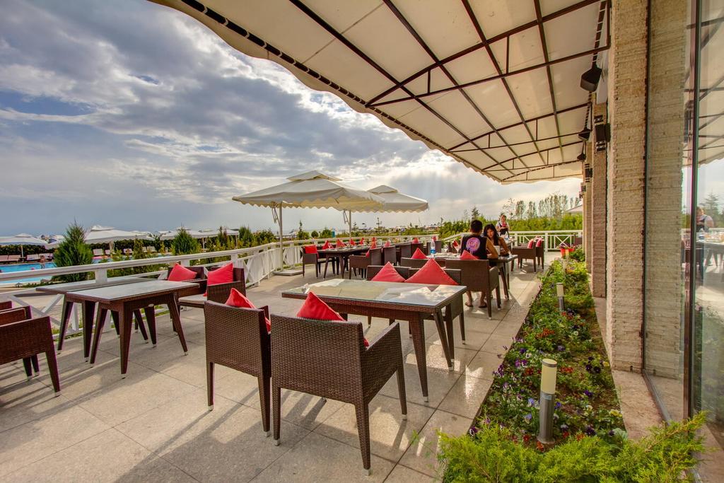 Grill House Restaurant Terrasse