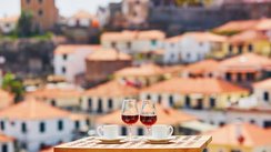 Gedeckter Tisch über Funchal, Portugal