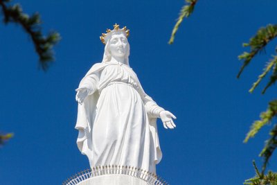 Harissa Statue