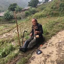Freizeitmusikant-im-Dorf, Vietnam